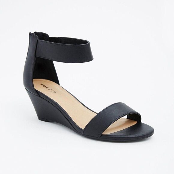 Torrid 12W Black double strap wedge New - Picture 1 of 3